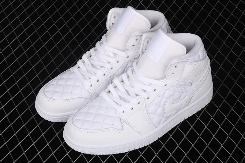 All Categories Air Jordan Jordan Series Basketball Shoes Air Jordan 1 Mid Air Jordan 1 Mid "Quilted White" AJ1 Joe 1 White Diamond "Little Chanel" Mid-top Versatile Casual Sports Shoes DB6078-100